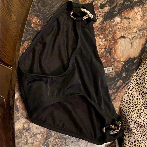 Swimsuit - Picture 4 of 6